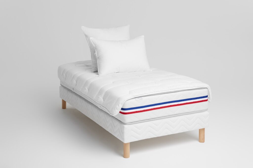 Bundle Matelas Sommier Couette Oreillers