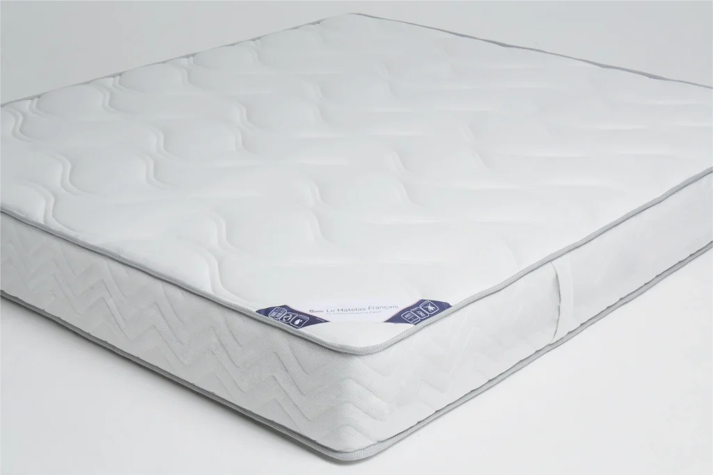 Surmatelas en plumes : bien le choisir 