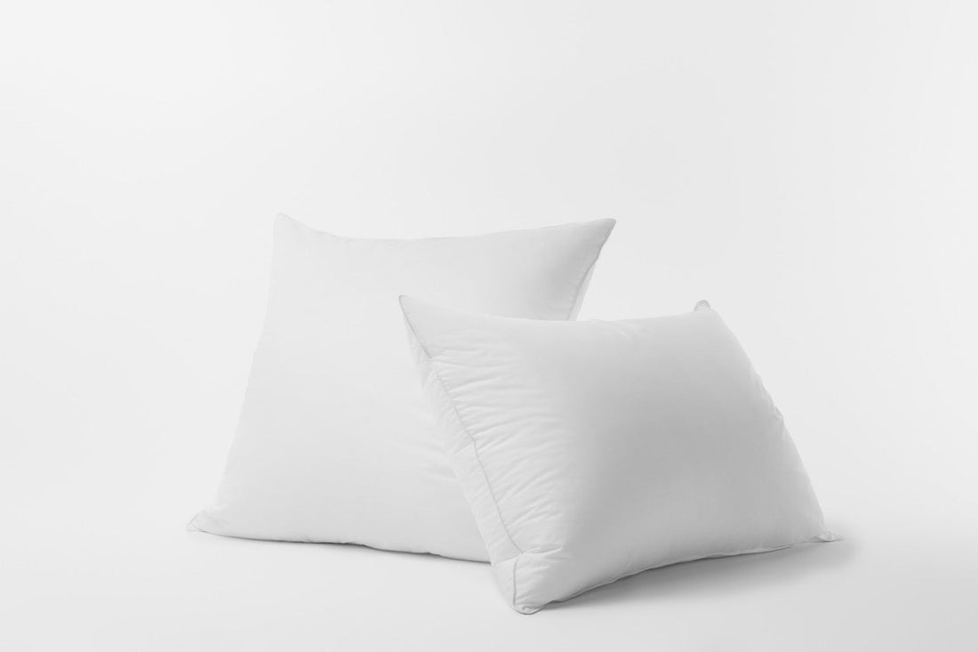 Oreiller plume ou synthétique : comment choisir le meilleur pour votre sommeil ?