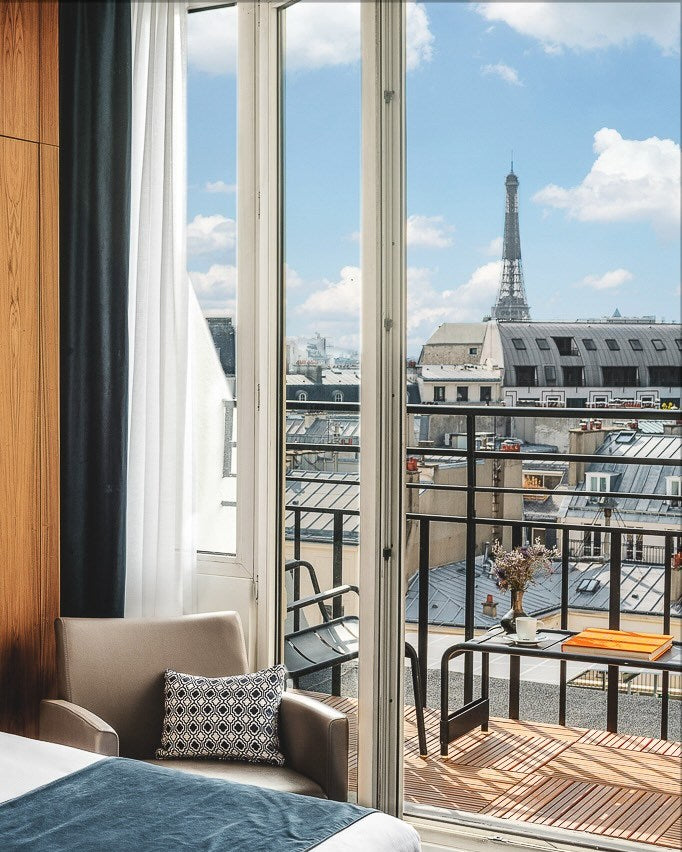 Félicitations au PLEY Hotel : un havre de romantisme au cœur de Paris